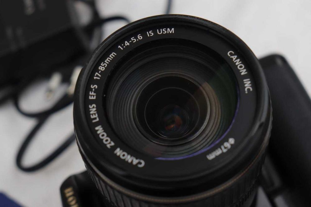 Canon 650d komplektlari bor yn560 iii 
 spishka