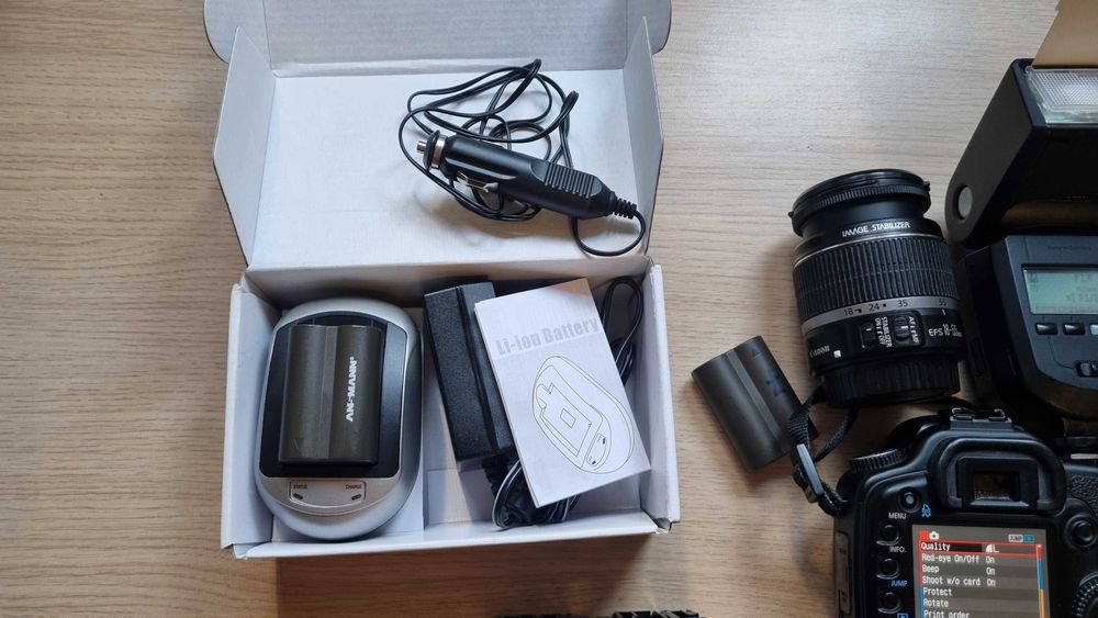 Kit Foto Complet Canon 30D+Obiectiv+Blitz Metz+Grip Original+4 Baterii