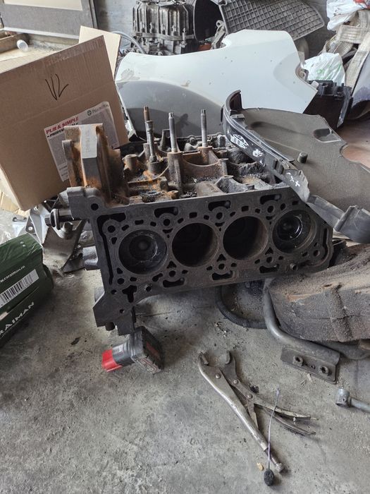 Motor FORD Ranger  YN2X  2.0 , motor  yn2x  ,motor ambielat