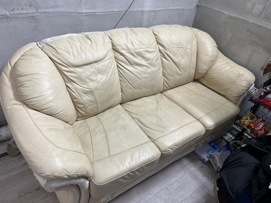 Диван продаетсья