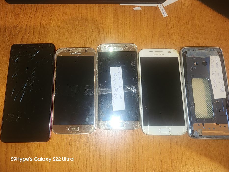 (URGENT!!!) Vand telefoane, piese telefoane, huse, consola.