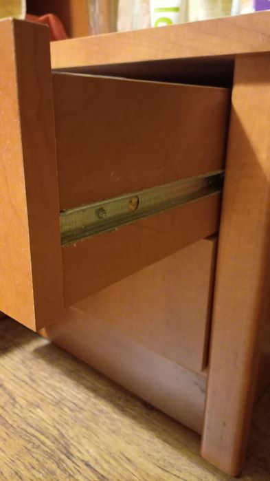 Noptieră pal culiare cireş Tg. Mureş