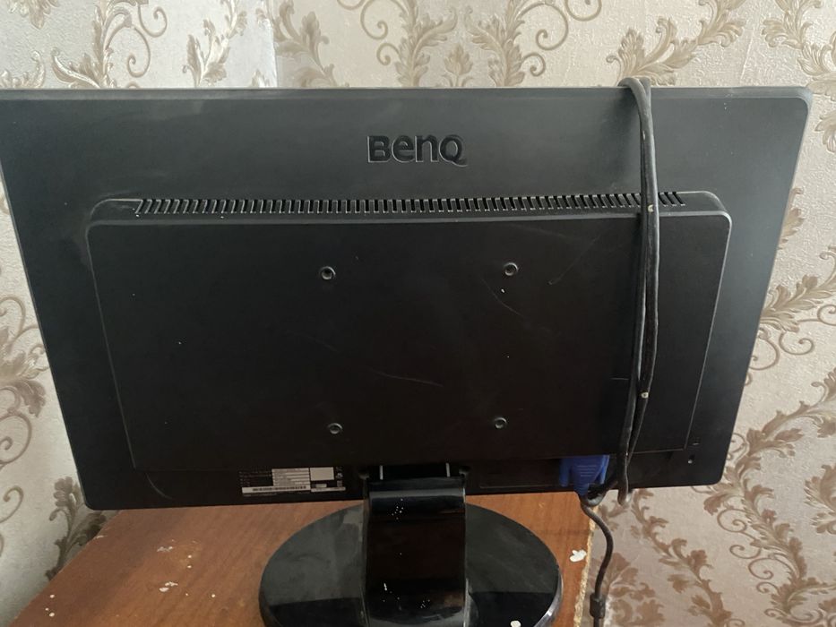 Компютер с монитормен