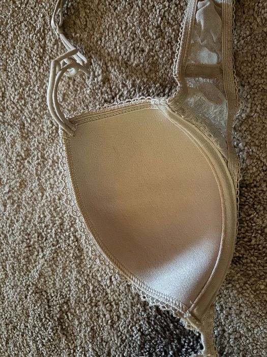 Sutien Calvin Klein bej cu dantela