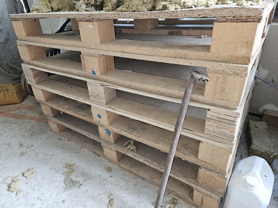 Vând paleți calitatea 1