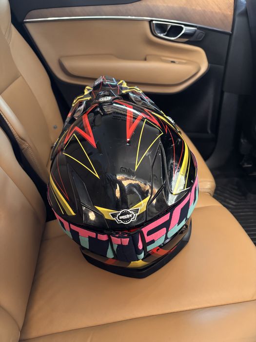 Casca atv hect redstar