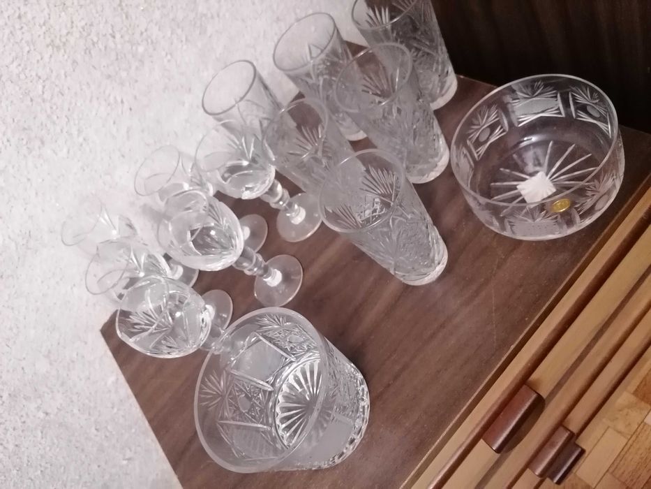 Продавам всякакви видове чаши и сервизи