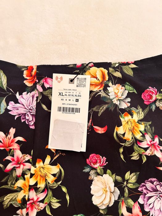 Къси панталонки ZARA
