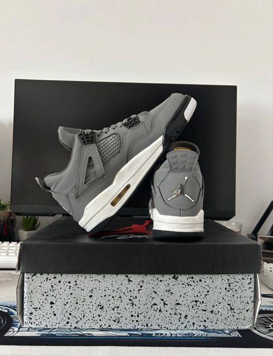 Jordan 4 Cool grey