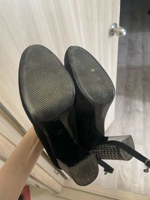 Продам туфли и кросовки