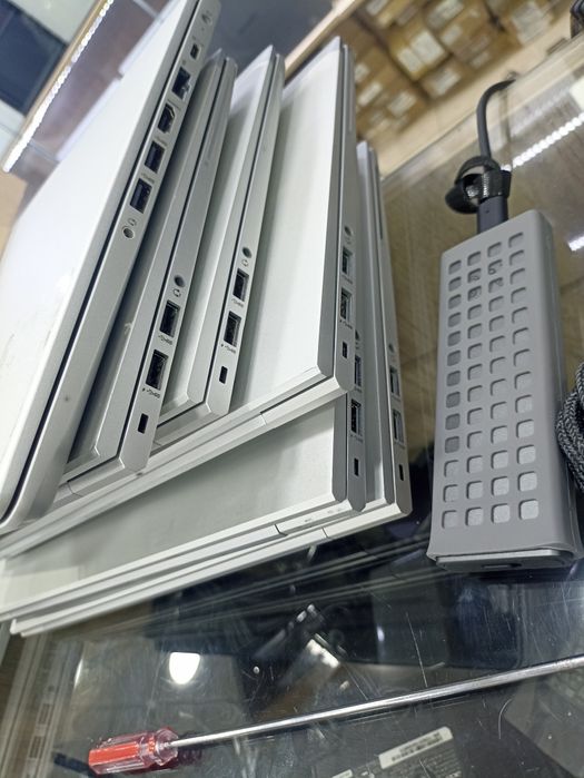 Ноутбуклар жудаям куп магазинимизда