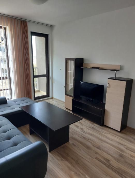 Дава се под наем Двустаен апартамент в Пловдив, Южен - 55 кв.м за 275 € - Снимка #2