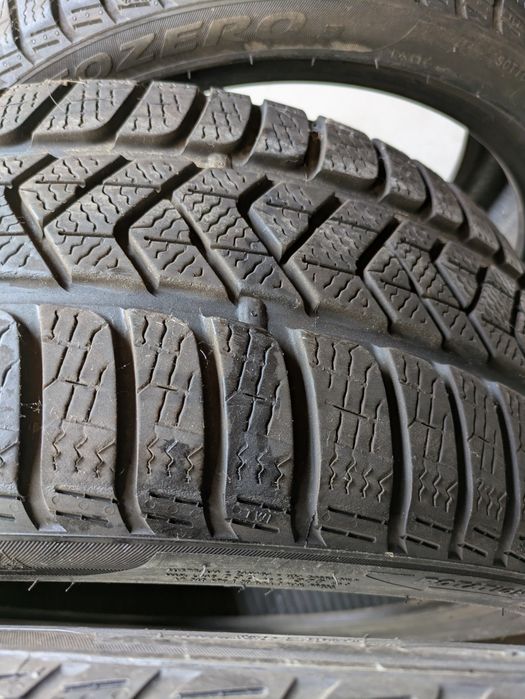 Set Anvelope Iarna 225/40R18 92V PIRELLI WINTER SOTTO ZERO 3