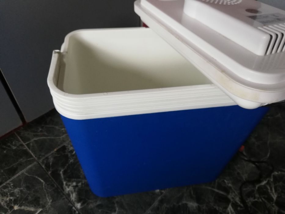 Хладилна кутия за автомобил, 12V