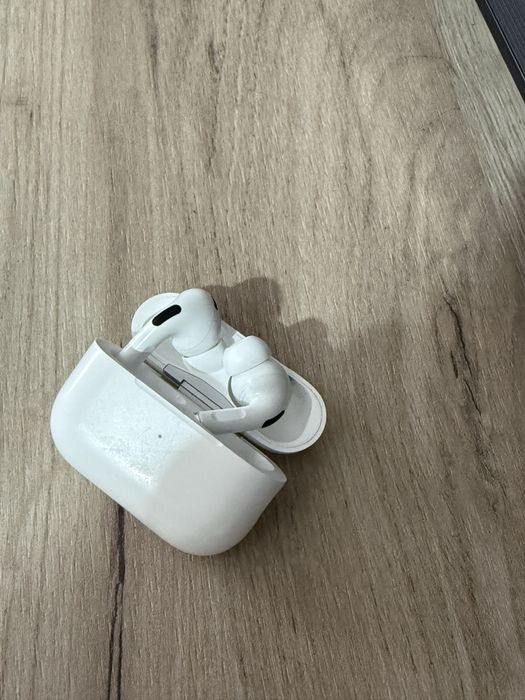 Vând Apple AirPods Pro 2 (USB-C, 2023) – 850 lei