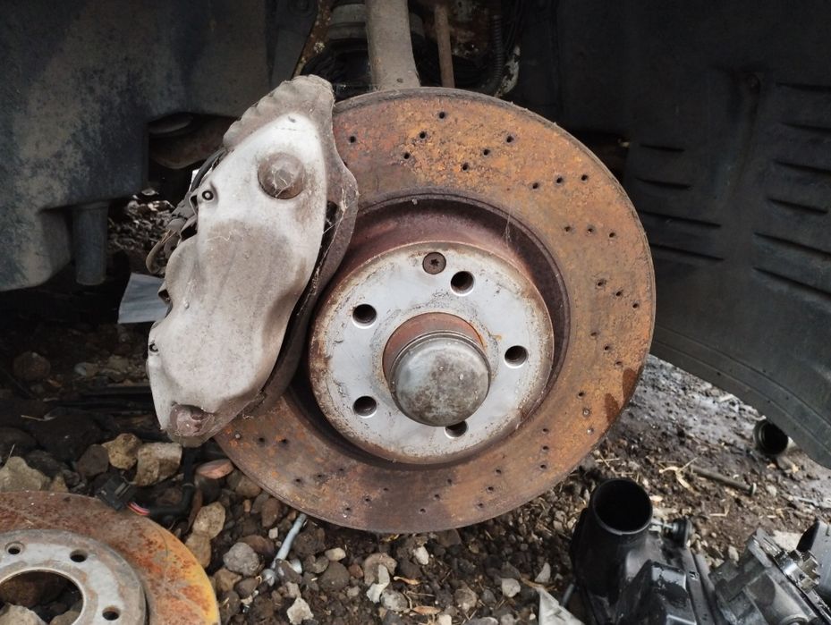 Предни спирачни дискове и апарати за Мерцедес S класа W221