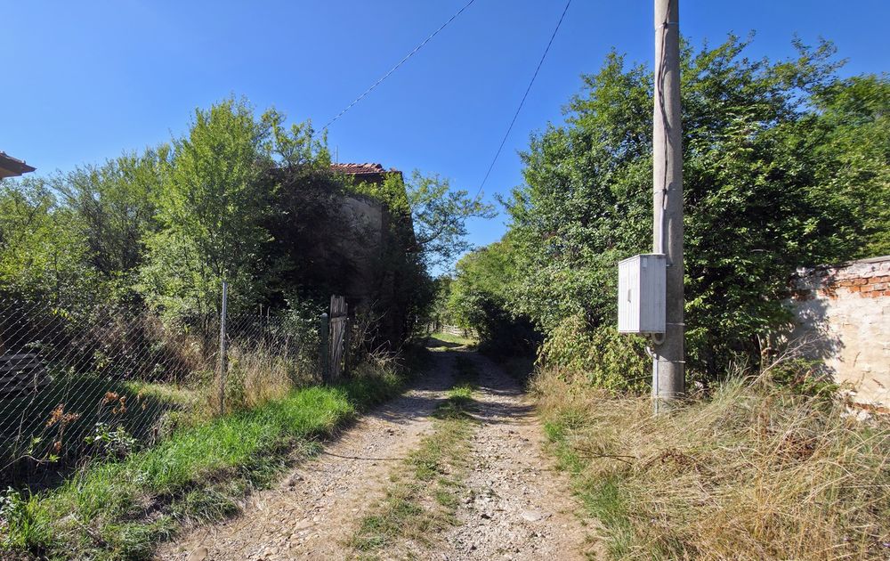 Продава се къща в кв. Църква, гр. Перник