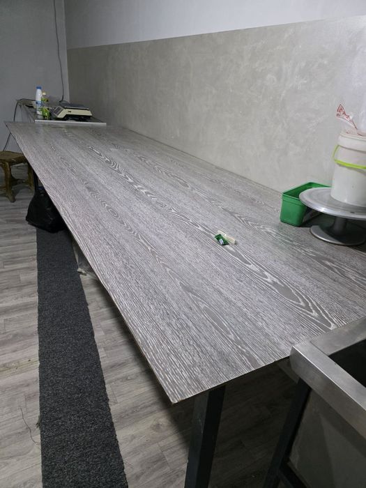 Stol srochna sotiladi