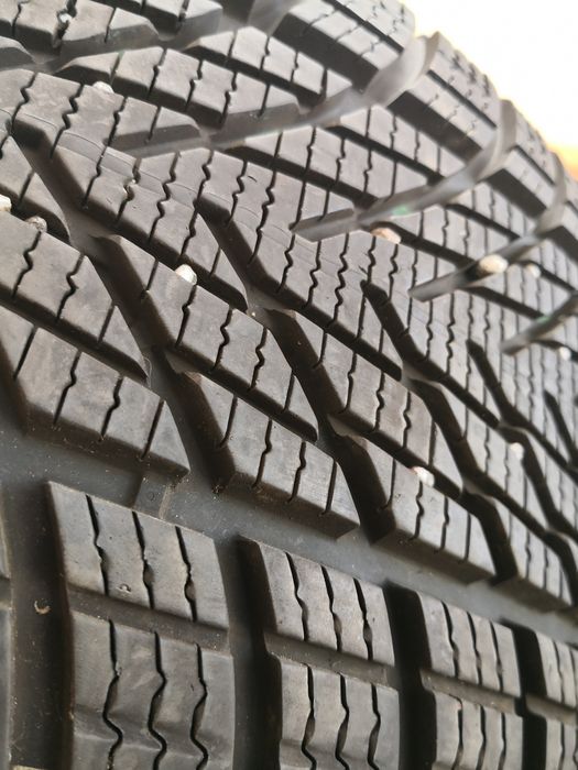 215 60 16 цола гуми като нови Goodyear dot 25