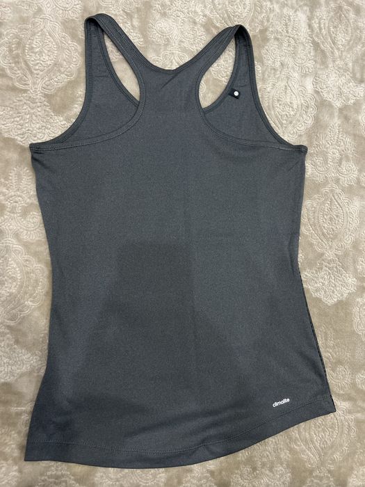 Потници Nike и Adidas