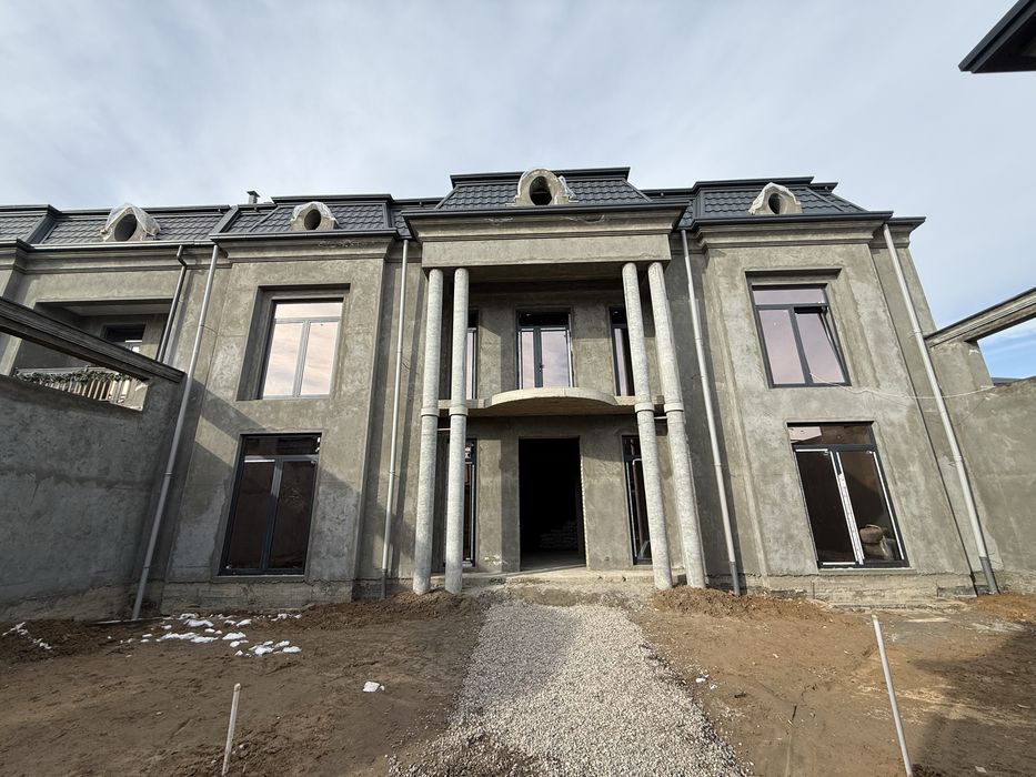 Цетр Луначарский. Продаётся дом в Мирзо-Улугбекском районе