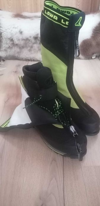 Продавам височинни обувки Lowa EXPEDITION 6000 EVO RD