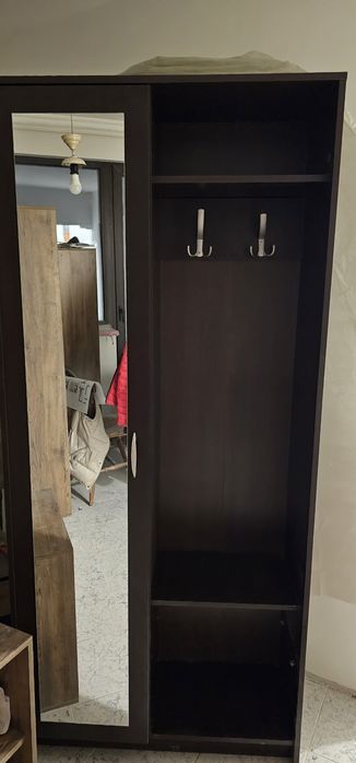 Портманто от дървесен материал