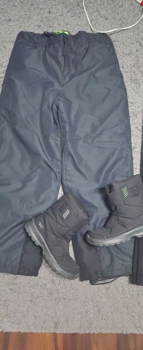 Set cu pantaloni schi si cizme impermeabile