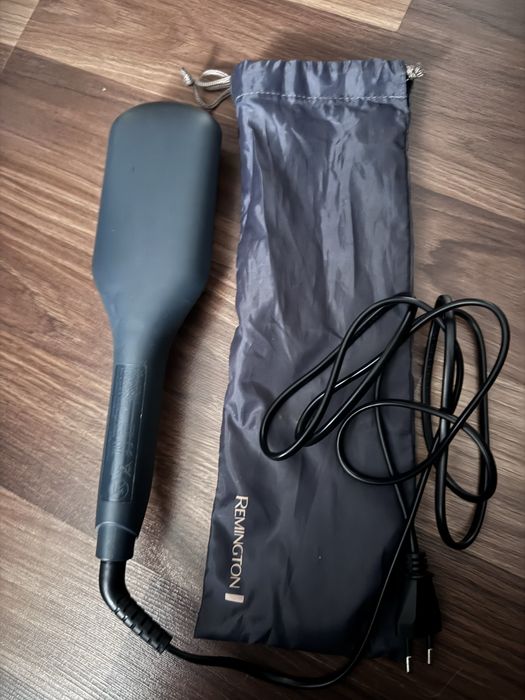 Perie pentru indreptat parul
