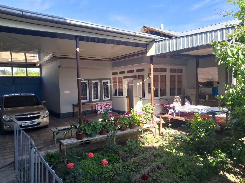 Уй сотилади. Тинч жойда жойлашган ахил кушнилар