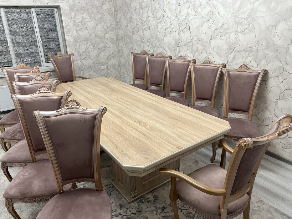 Стол и 12 стульев