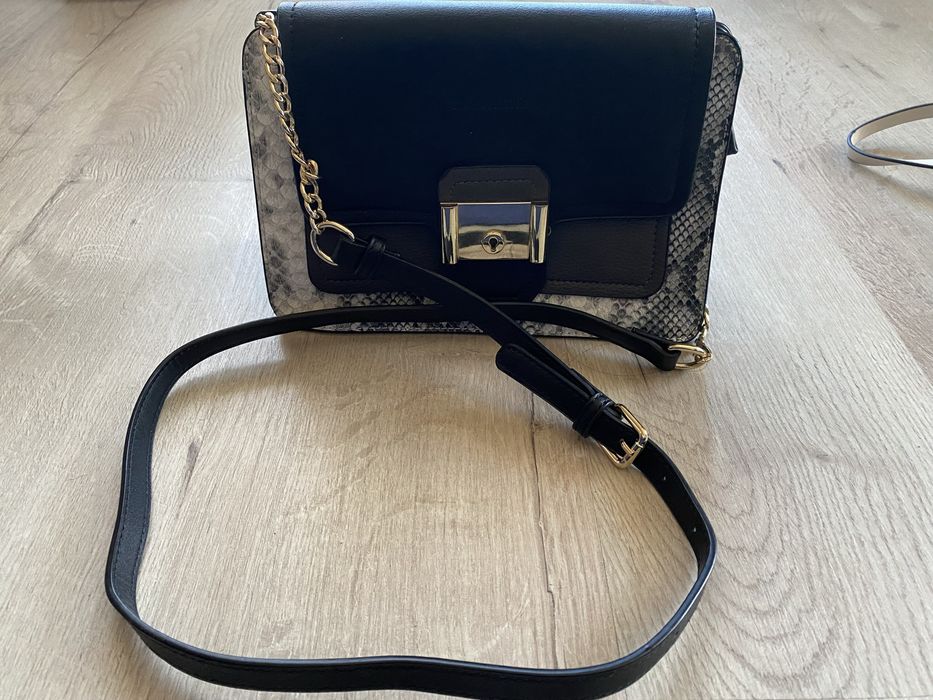 Чанта в три цвята