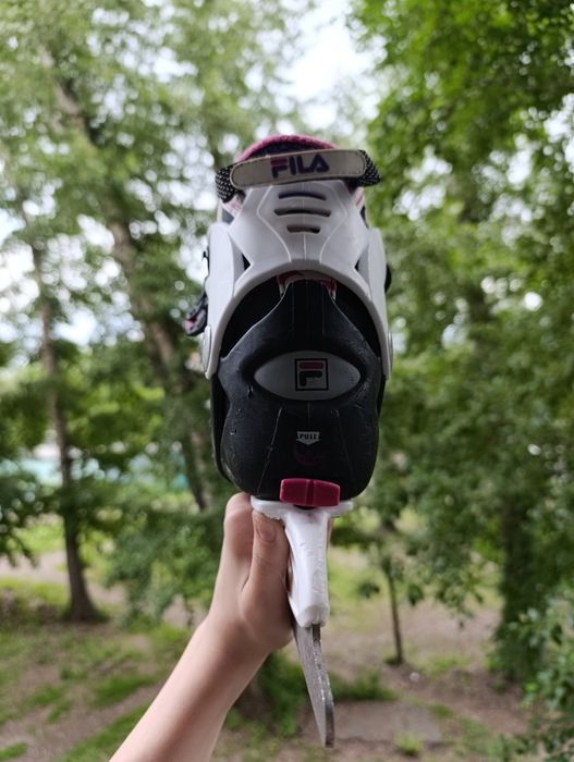 Продам детские коньки