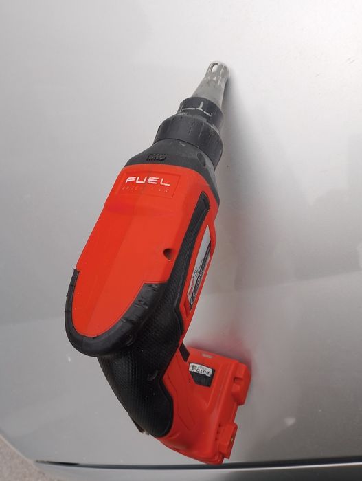 Безчетков винтоверт за гипсокартон Milwaukee 18волта -Тяло