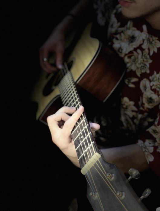 Обучение игры на гитаре