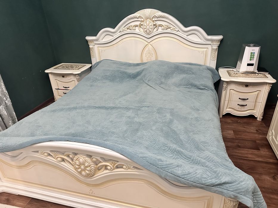 Спальный гарнитур