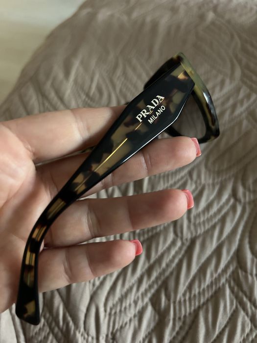Оригинални очила Prada залупени от оптика Леонардо