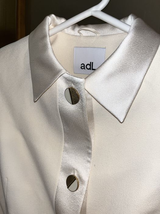 Официален Костюм