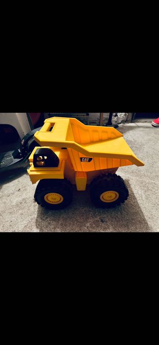 Детски камион CAT *Намален*