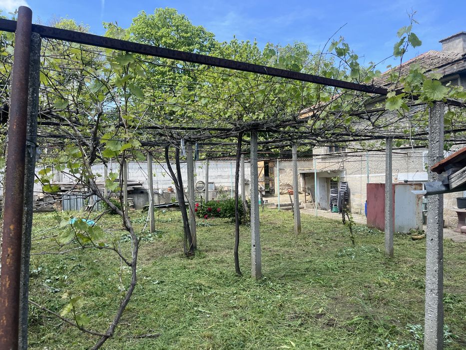 Продава се Къща в с. Мадара, Област Шумен - 120 кв.м за 595 €/кв.м - Снимка #2