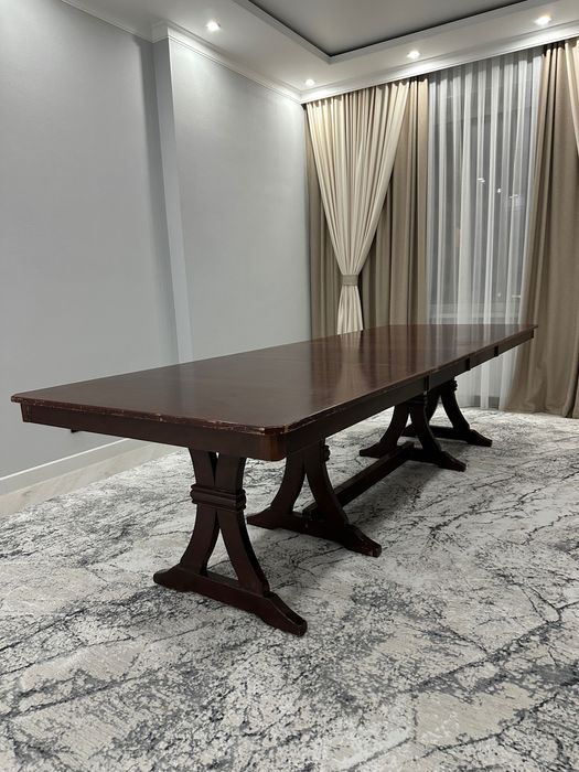 Стол для гостиной