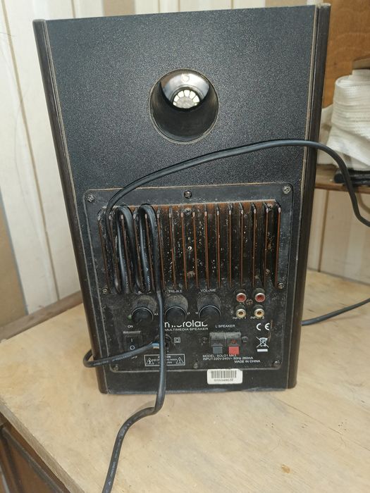 Одна колонка microlab R