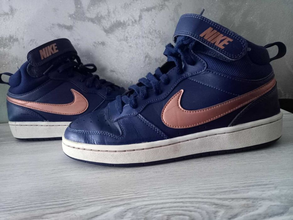 Nike - естествена кожа шити номер 40