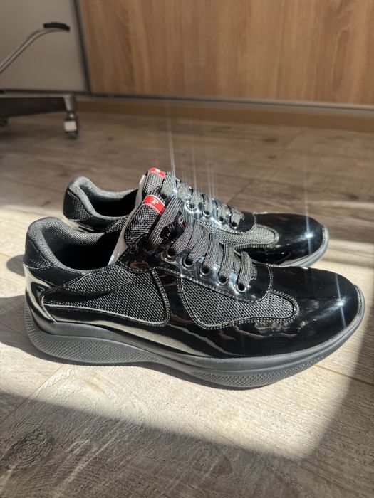 Prada cups noi cu eticheta