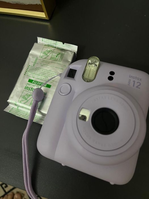 Продам фотоаппарат Инстакс 12 мини