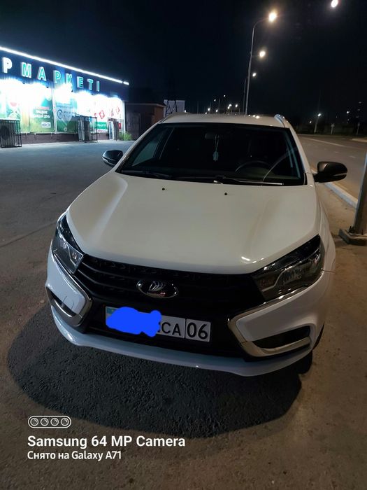 Лада Vesta универсал 2020 года.