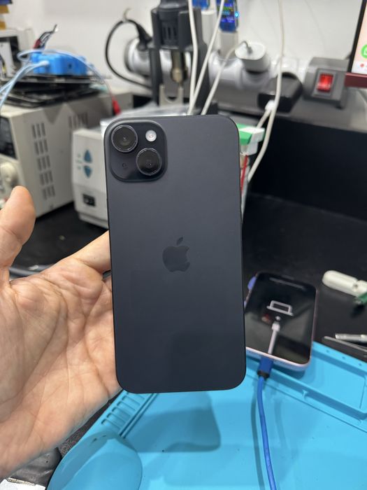 Carcasa iPhone 15 Pus Black Swap Originala Impecabila