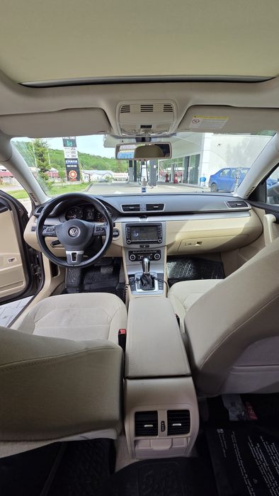 Vând Volkswagen Passat B7