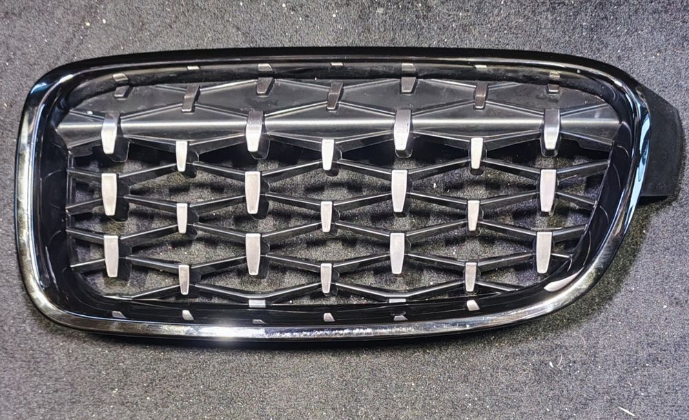 Решетка за BMW F30 2011+ леки забележки