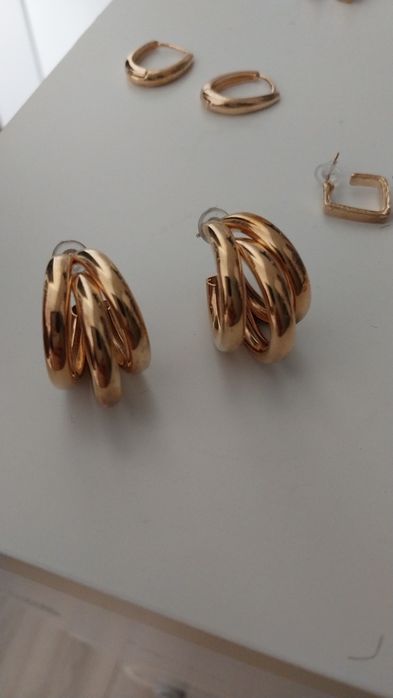 Продам серьги бижутерия